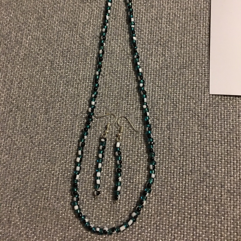 Necklace and earring set